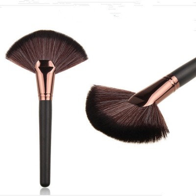 Fan Makeup Brush with Goat Hair and Coffee Gold Wolf Hair